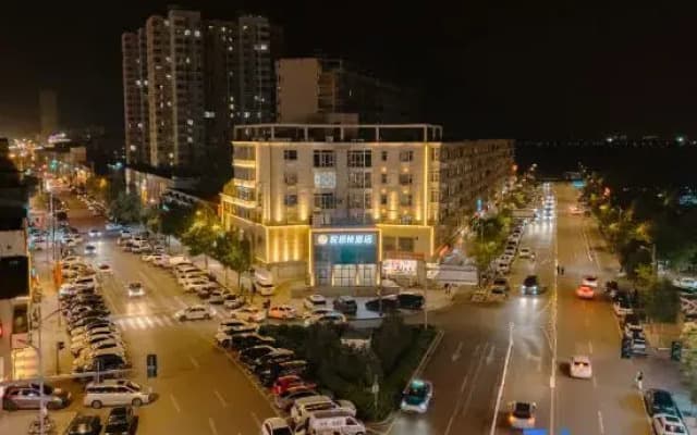 Rest Hotel (Taiyuan Qingxu People's Square Zilin Road)