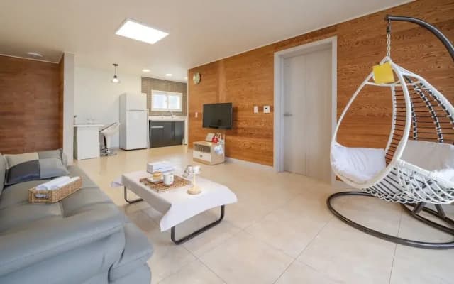 Geoje Beachwhite Pension