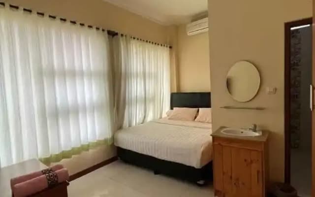 G10 Guest House