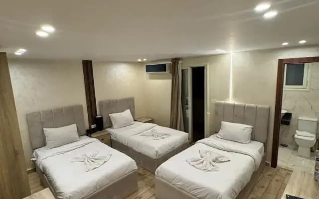 Cleopatra Tower Pyramids Hotel