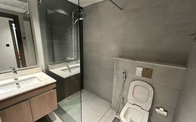 Luxury Hostel Bedspace in Downtown