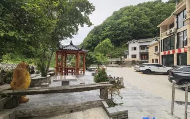 Shennongjia Bear Infestation Homestay