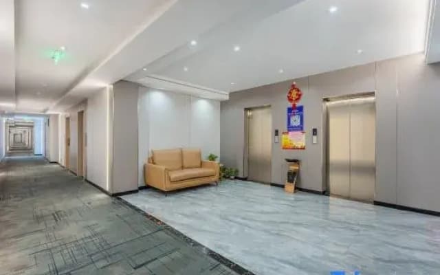 Jieyang Fengjiang E-sports Hotel