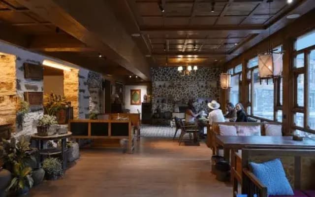 Qudeng Mountain Residence Homestay (Siguniang Mountain Changping Valley Scenic Area)