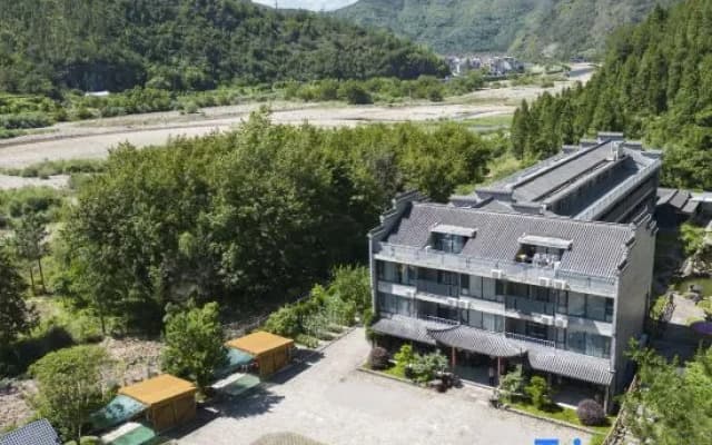Xianju Yinquan · Mountain Wild Stream Villa Inn (Shenxianju Dantzhu Store)