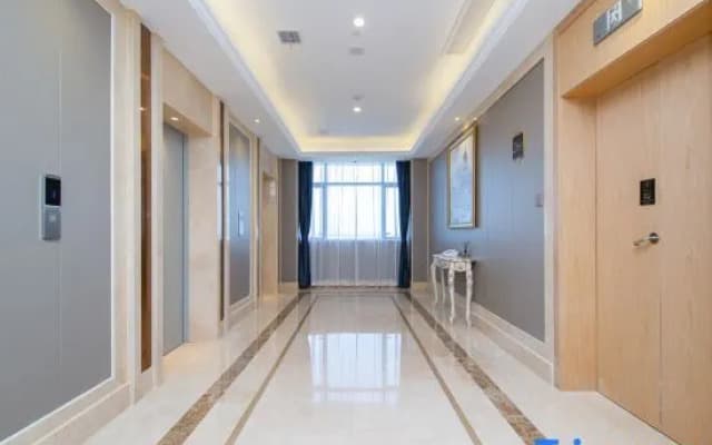 Vienna International Hotel (Yichang East Railway Station Passenger Transport Center)