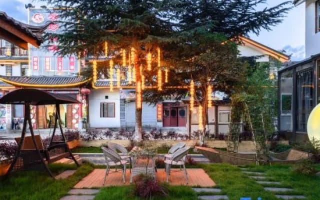 Yipinji | Mont Hidden Mist · Zen Style Designer Resort Courtyard (Lijiang Old Town Water Truck Shop)