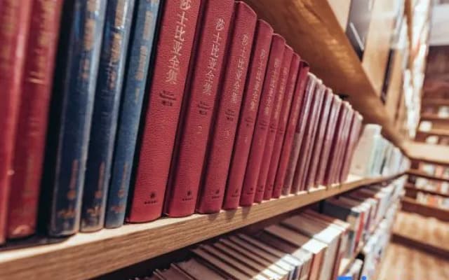 Brook Books Inn