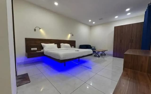 Hotel 36 West Inn