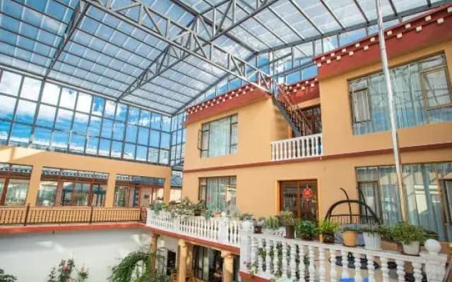 Chunhe Courtyard Homestay (Dukezong Ancient City)