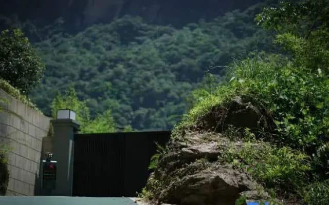 Qingcheng Mountain No Boundary Mountain Residence
