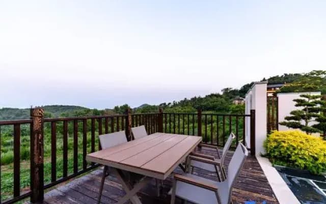 Floral Hotel·Guanlan Banshanju Hotel