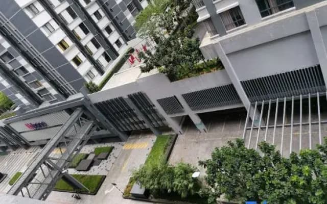 HIJAU Geniehome 2BR1studio Free 99mbps WIFI and Carpark at Utropolis Shah Alam