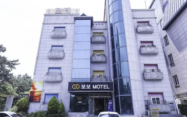 VOVO Hotel