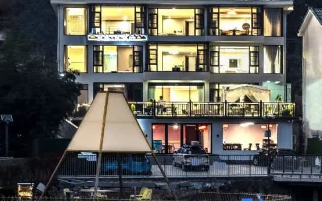 Anji Sunrise Sunset Homestay (Yunshang Grassland Alpine Tourism Resort)