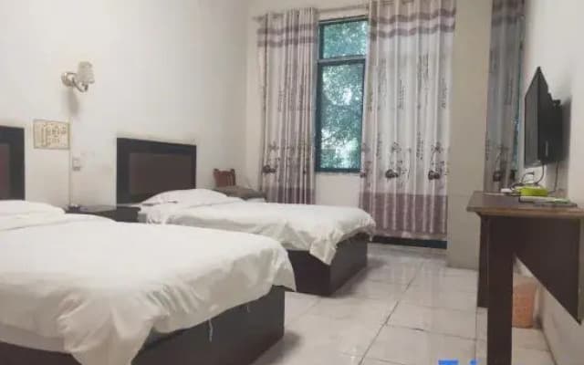Luodian Xinhe Hotel