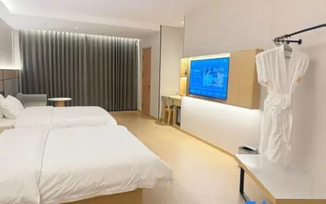 Huafu Shengyan Hotel (Yancheng High-tech Zone Zhenxing Road)
