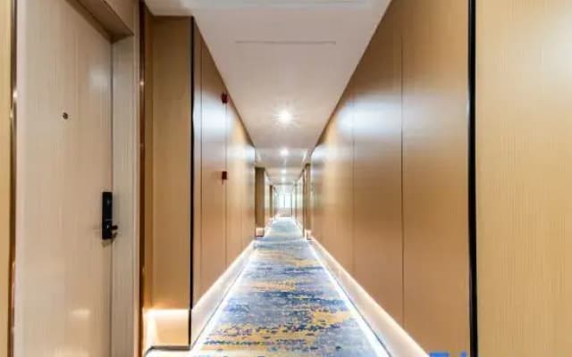 RuJiaYunshang Four Seasons Hotel (Xuzhou Yunlong Lake Xingshansizi Subway Station Branch)