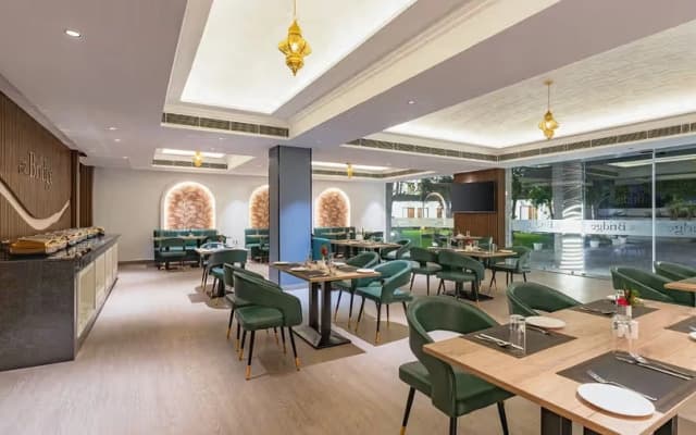 Clarks Inn Bichpuri, Agra