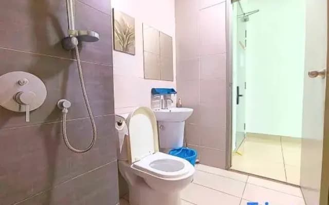 #CS8, Spacious Cybersquare Ensuite with Pool View