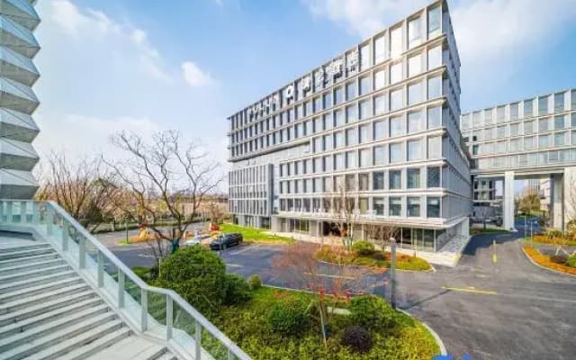 Pulun Hotel (Anji Phoenix Mountain Branch)