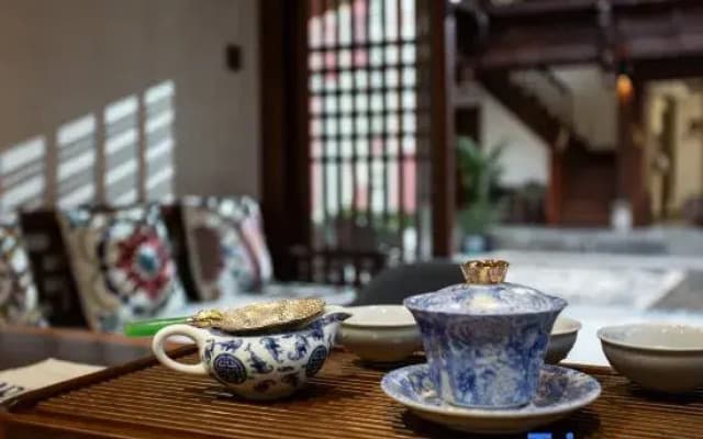 Lijiang Yunjingzhinan (The Old Town of Lijiang Dashuiche)