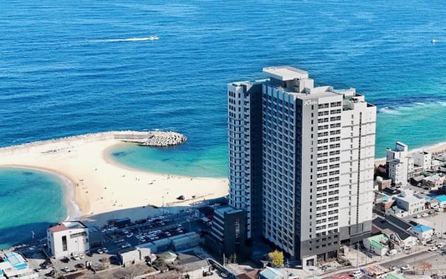 Plott The One Sokcho Xiella The Beach