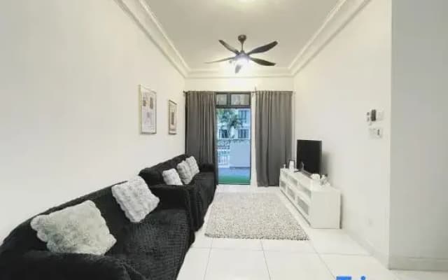 PLATINO SERVICE APARTMENT, 2BR Family Suite, Next to Paradigm mall JB with Big Patio & Pool Access