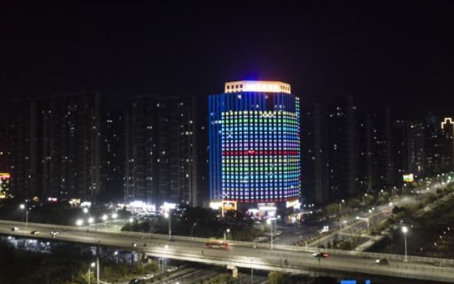 Wanting Hotel (Binjiang Ecological Park Ji'an Railway Station)