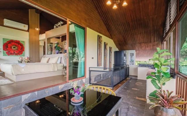 Bell Seaside Luxury Villa