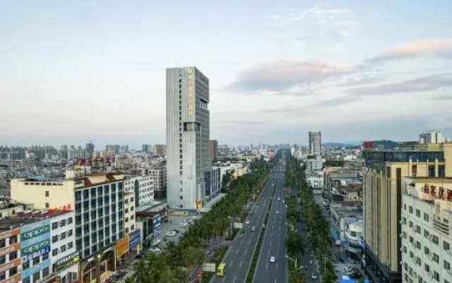 Vienna International Hotel (Fu'an Building Store, Danzhou)