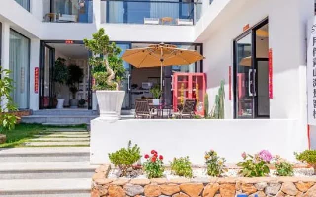 Dali Moon Companion Qingshan Seaview Inn (Shuanglang Store)
