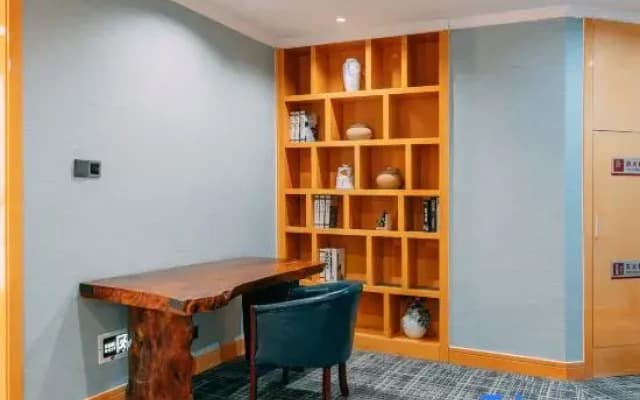 Qingmu Selected Hotel (Ma'anshan East Station Golden Eagle International Branch)