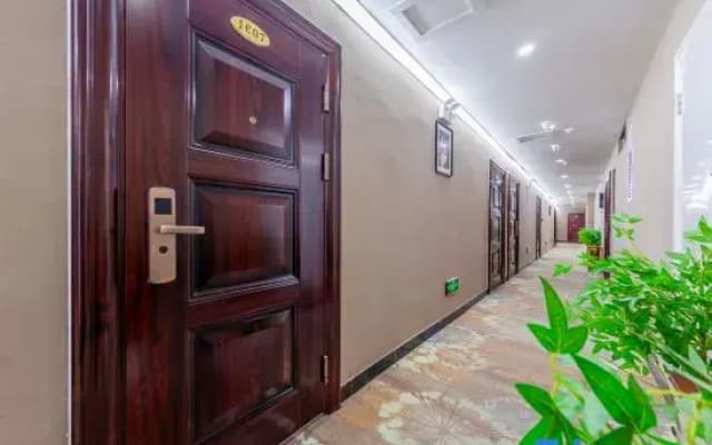 Aijia Hotel
