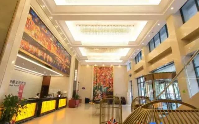 Changde Huaya Jinfeng Hotel