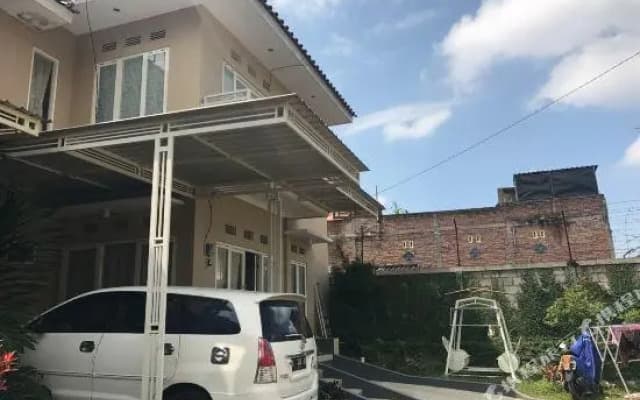 Villa Cemara Batu