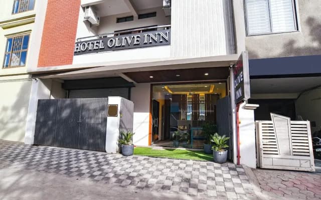 Fabhotel Olive Inn