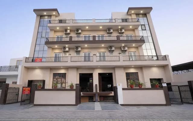 Fabhotel Happy Stay Ii