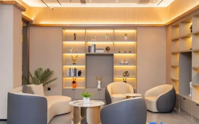 Yunji International Hotel (Lingshui Haiyun Plaza High-Speed Railway Station Branch)