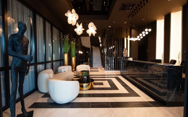 Premium Hotel