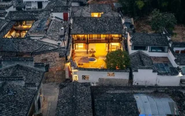 Hongcun Boyue Fanhua Designer Art Resort Art Homestay