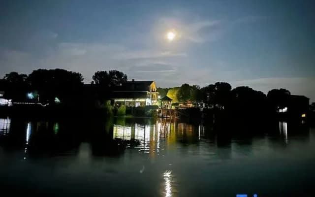 Wanghu No.1 Homestay