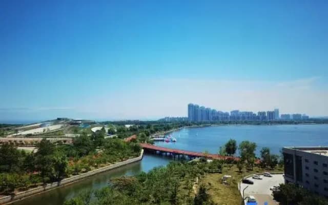 Jingxi Daojia Hotel (Rongcheng Downtown Cherry Lake Sports Park)