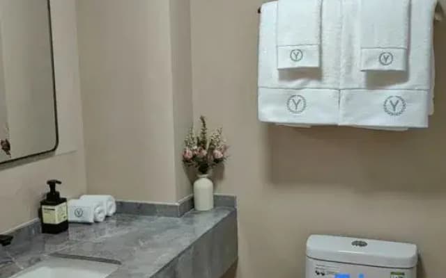 Yanzi Cottage