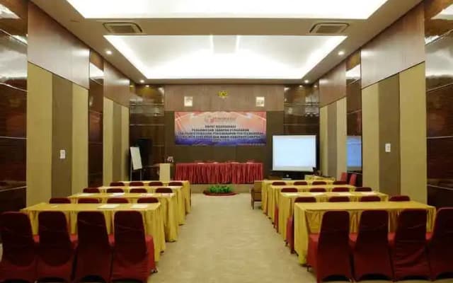 Arnes Hotel