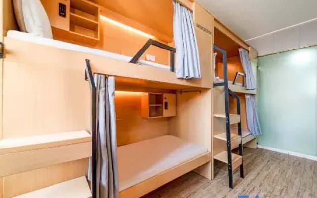 Yikexing Youth Hostel (Hangzhou Xiasha Media College)
