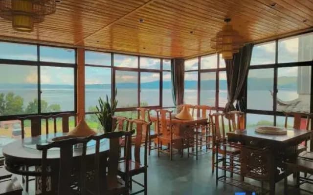 Yuxi Fuxian Lake Blue Lake Time Homestay