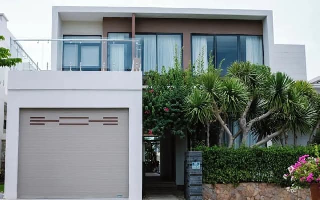 The Palm Nest Cam Ranh Pool Villa