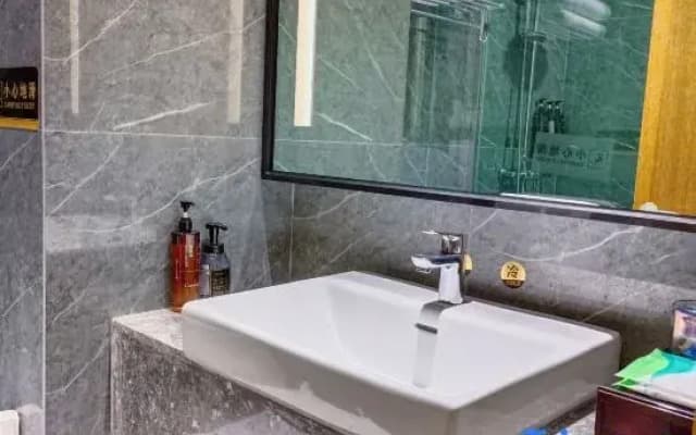 Weiya Hotel