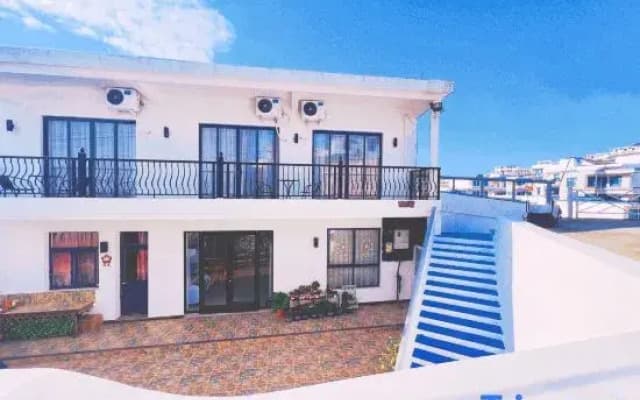 Huaniao Island Loulan Fisherman's House Homestay